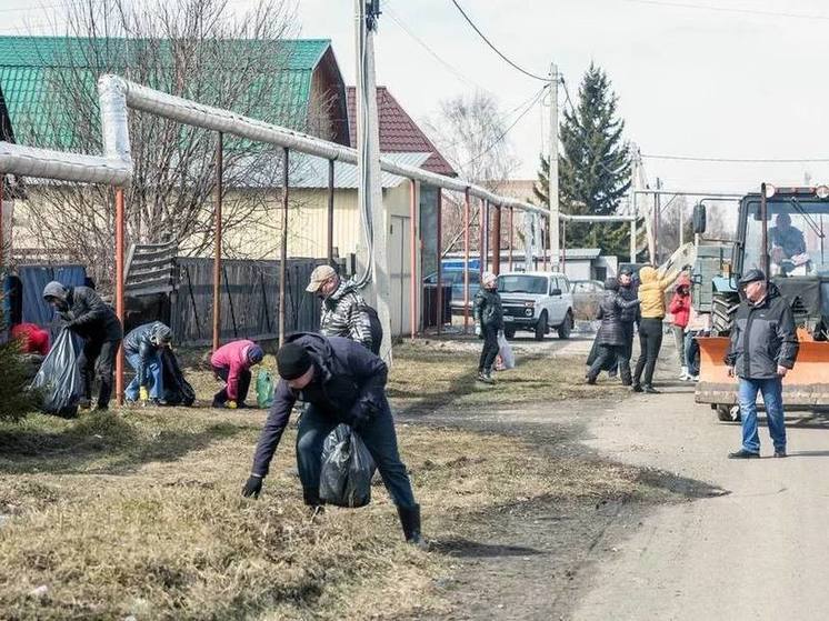В Кузбассе продолжаются субботники по уборке города