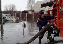 Власти Алтайского края выделили из краевого бюджета около 10 миллионов рублей на помощь пострадавшим от последствий весеннего половодья.