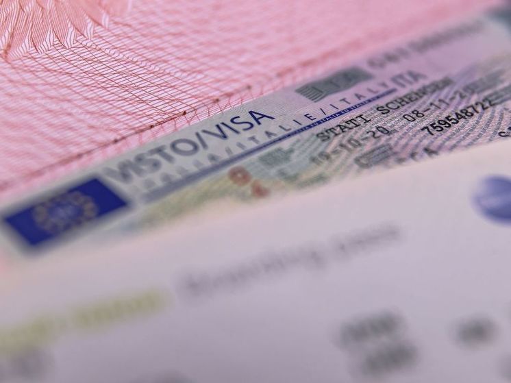Германия стала лидером в ЕС по количеству выданных россиянам виз
