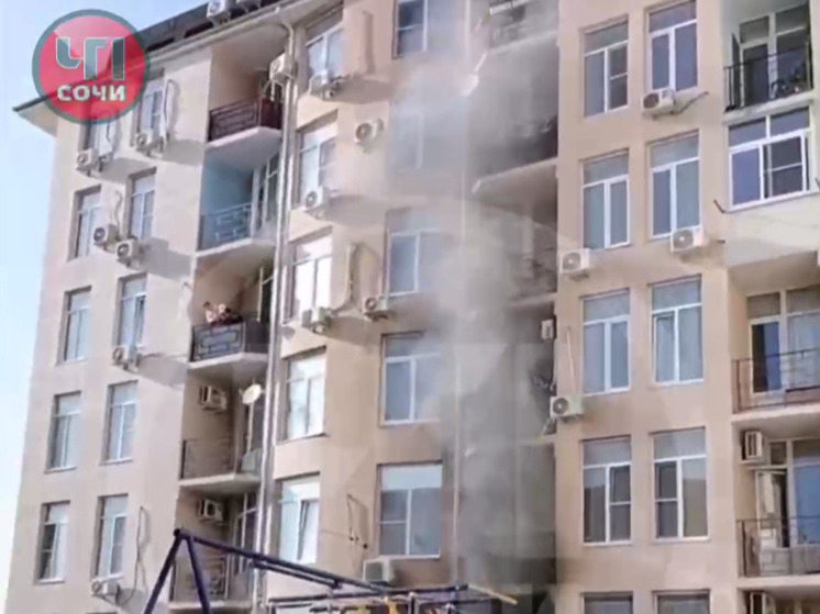 На улице Изумрудной в Сочи выгорела квартира