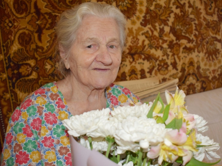 В Иванове поздравили со 100-летним юбилеем Александру Михайловну Мурзаеву