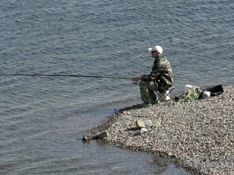 В соревнованиях рыболовов в Волгоградской области победил глава облкомспорта