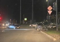 В Оренбурге на улице Салмышской случилась авария