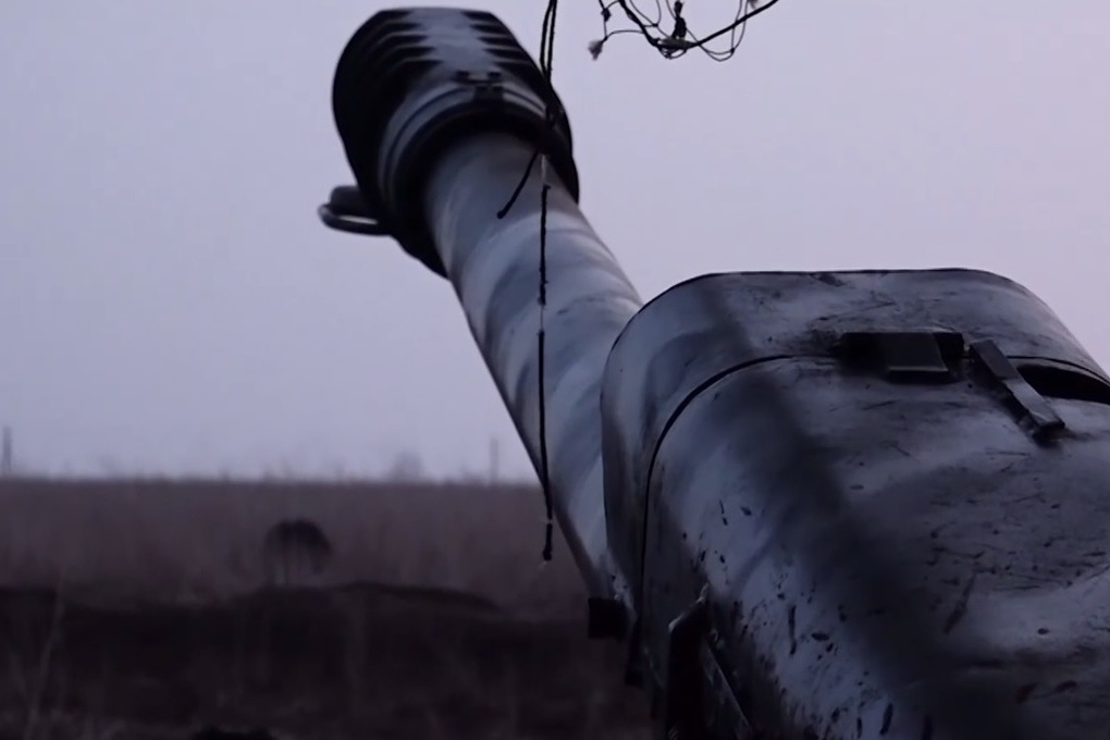 Russian howitzers destroyed an ammunition depot on the right bank of the Dnieper