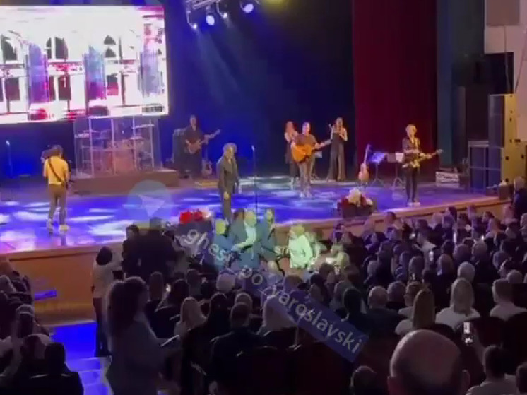 Две дамы, пришедшие на концерт Григория Лепса в Ярославле, решили вступить в кулачный бой прямо под  хит «Рюмка водки»