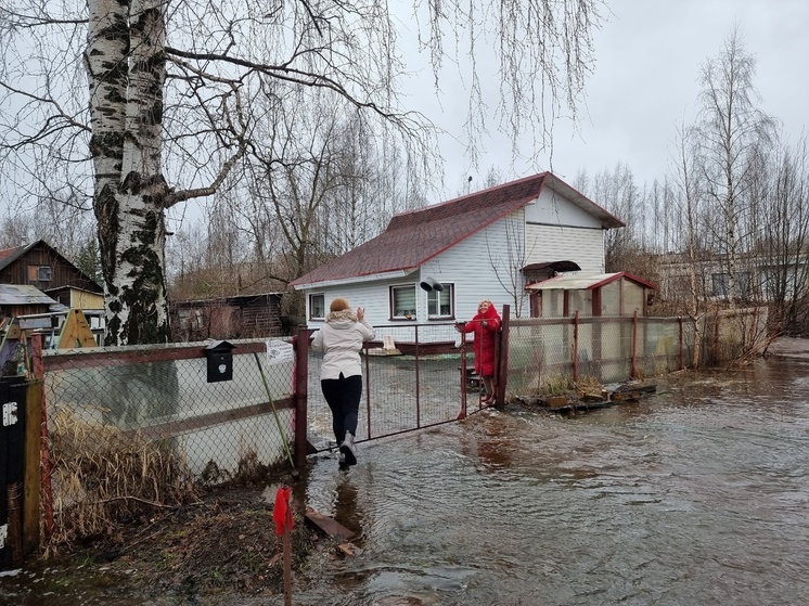 Частный сектор  в Петрозаводске  уходит под воду