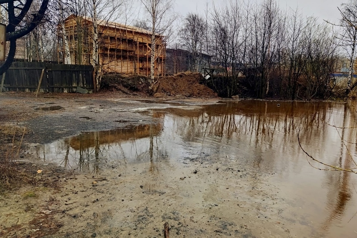 Половодье подступило к кварталу исторической застройки в Петрозаводске - МК  Карелия