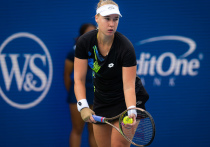 Российская теннисистка Анна Блинкова потерпела поражение от сербской спортсменки Наталии Стеванович в матче первого круга турнира во французском Руане со счётом 1-2 (6:7, 6:3, 6:7)
