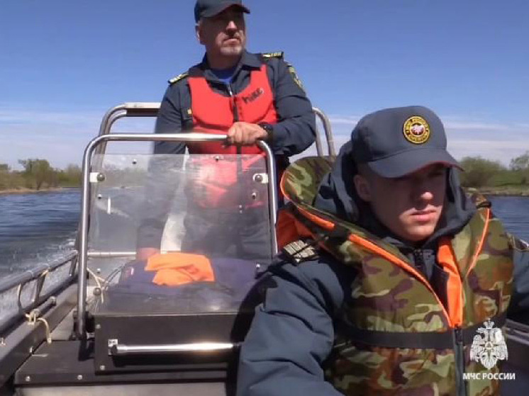 В Курской области инспекторы ГИМС в ходе рейда столкнулись с 10 трезвыми рыбаками