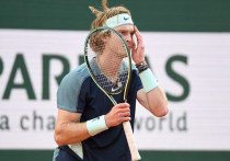 Российский теннисист Андрей Рублев проиграл американцу Брэндону Накасиме в матче второго круга турнира в испанской Барселоне со счетом 0-2 (4:6, 6:7)