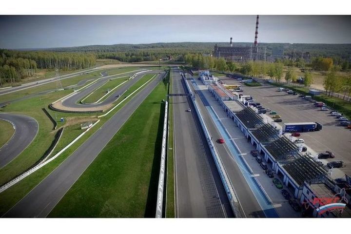The auto racing season will open at the Smolensk Ring on May 4