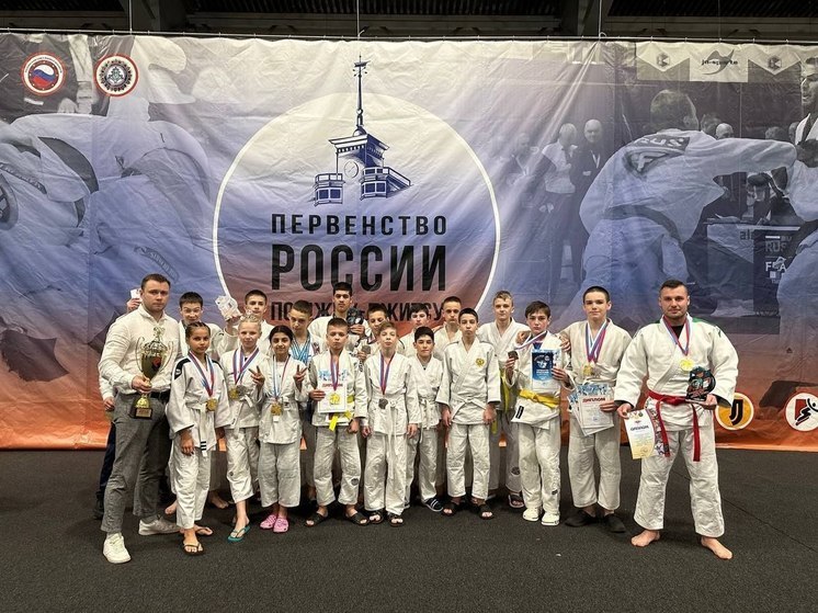 Тринадцать медалей завоевали спортсмены из ДНР на первенстве России по джиу-джитсу