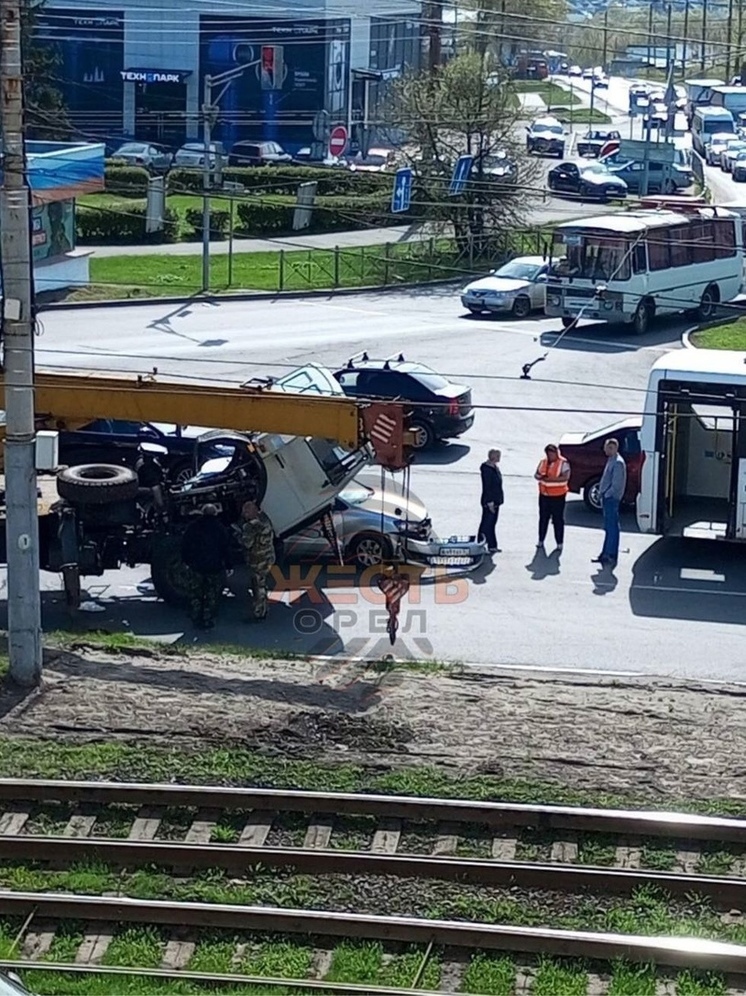 В Орле в районе автовокзала произошло тройное ДТП
