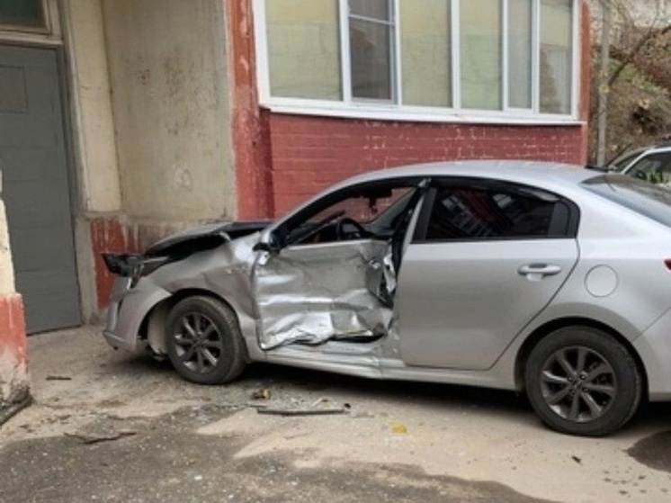 На улице 3-и Бутырки в Рязани водитель протаранил несколько автомобилей