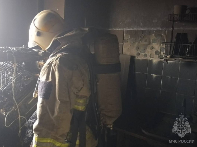В Ивановской области из-за неисправного холодильника загорелась стена дома