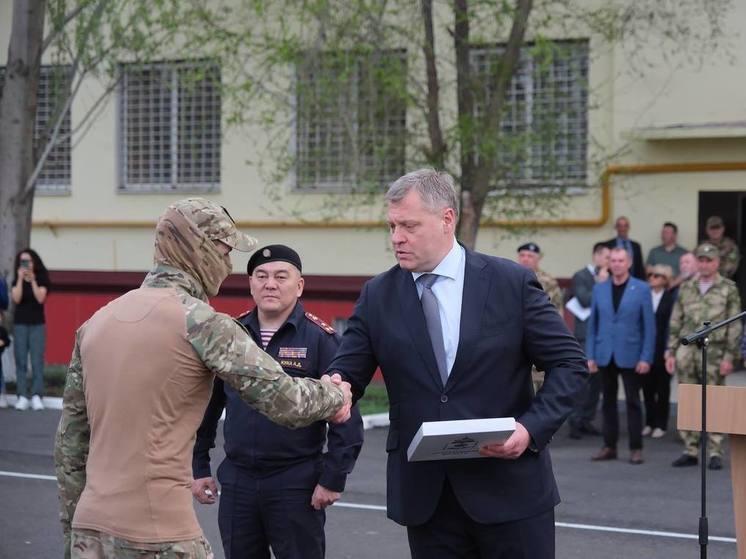 Астраханским бойцам СВО вручили награды