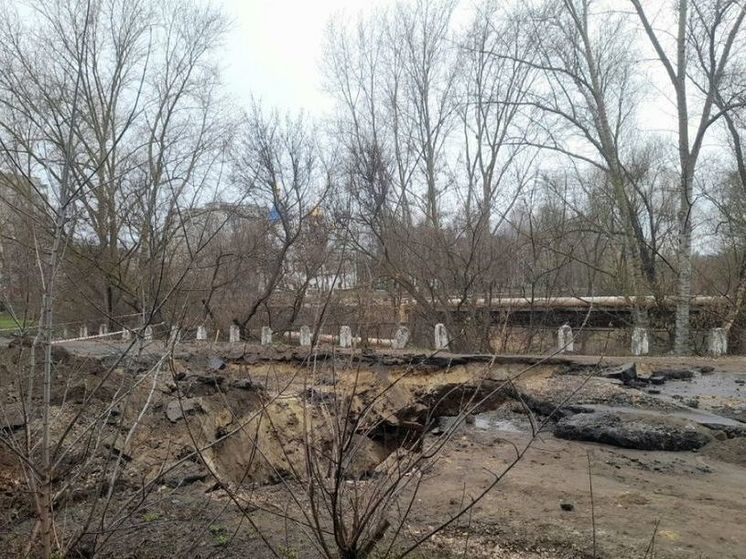 В Кузнецке ввели режим ЧС из-за обрушившейся дороги