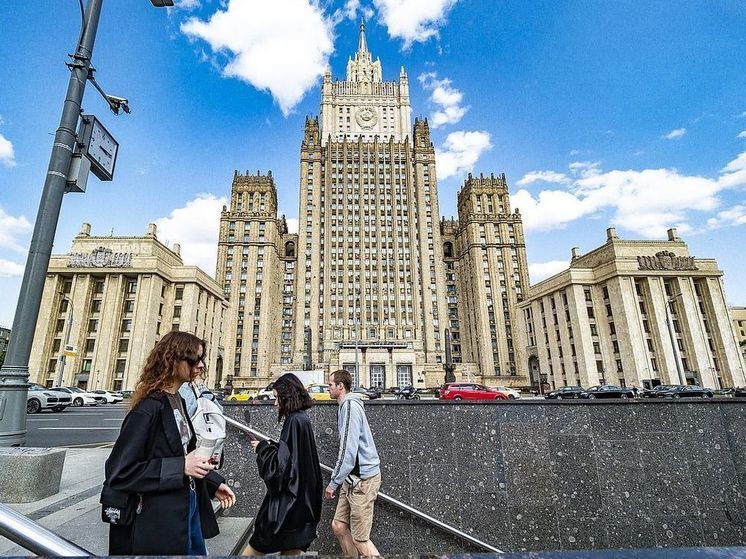 Россия вышлет из страны одного сотрудника посольства Эстонии