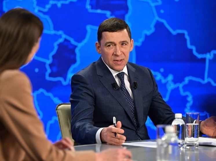 Евгений Куйвашев обратил внимание глав на голосование за объекты благоустройства