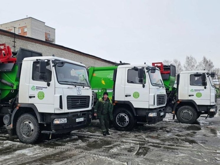 Еще пять новых спецмашин для сбора отходов пришли в Томск