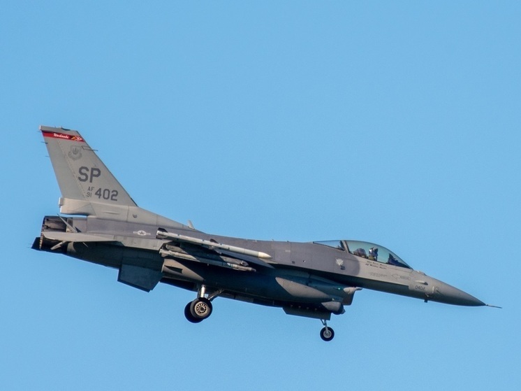 Минобороны Румынии: Нидерланды передадут еще три истребителя F-16 для обучения украинских пилотов