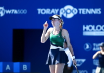 Российская теннисистка Екатерина Александрова проиграла представительнице Туниса Онс Жабер в матче первого круга турнира в немецком Штутгарте со счетом 1-2 (6:2, 3:6, 6:7)