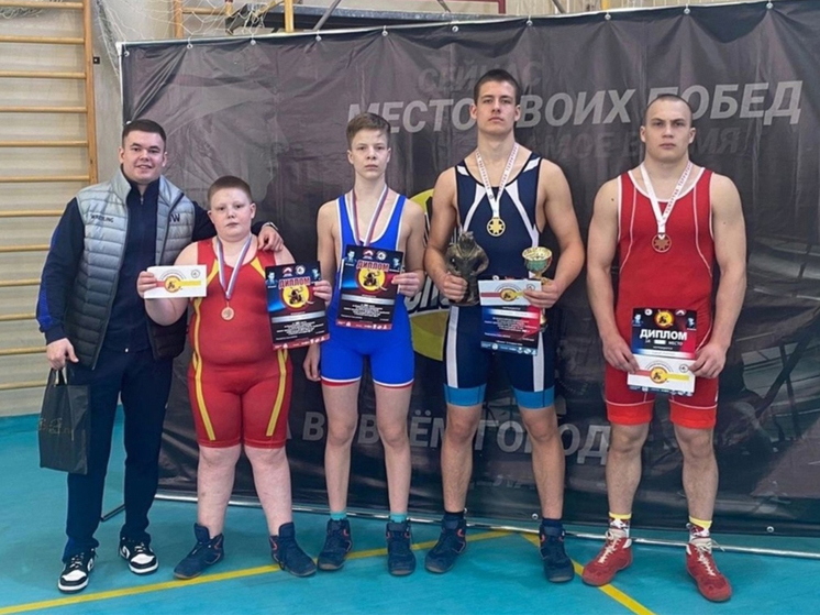 Кировский борец стал первым на всероссийском турнире