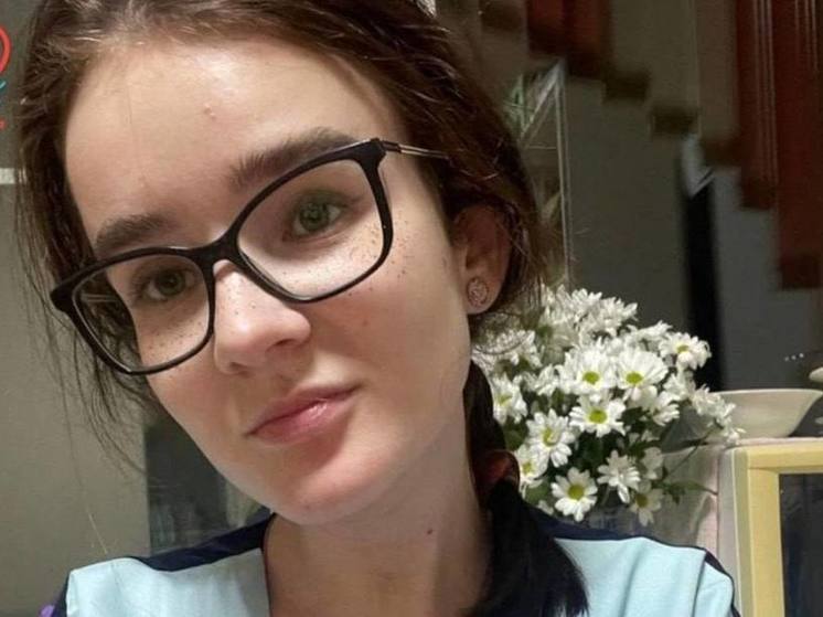 Студентка ДВФУ спасла женщину в самолете Новосибирск — Владивосток