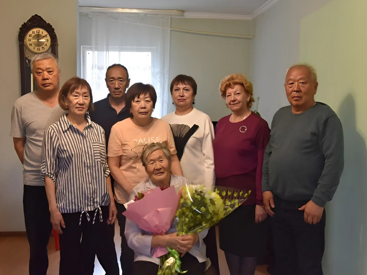 В Долинске с 90-летием поздравили сахалинскую кореянку Со Со Ок