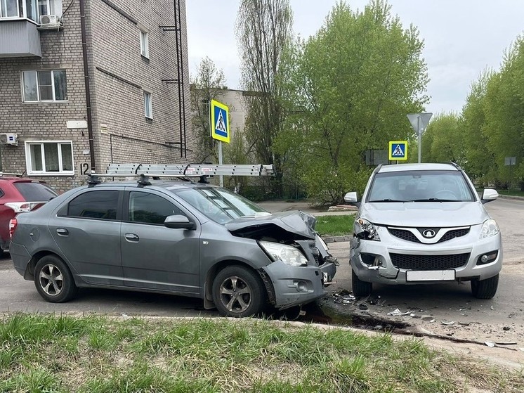 В Липецке в ДТП пострадала пассажирка Chevrolet