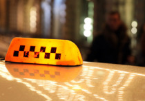 В Москве пассажирка заявила на водителя такси, который удовлетворял себя во время поездки, сообщает телеграм-канал «Осторожно, Москва»