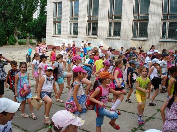 Больше 2000 детей Ессентуков проведут лето в пришкольных лагерях
