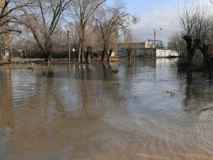 Житель Оренбурга без вести пропал во время наводнения