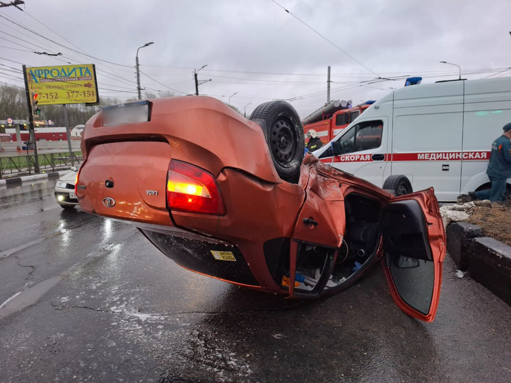 В ДТП на Московском шоссе в Рязани пострадал водитель Lada