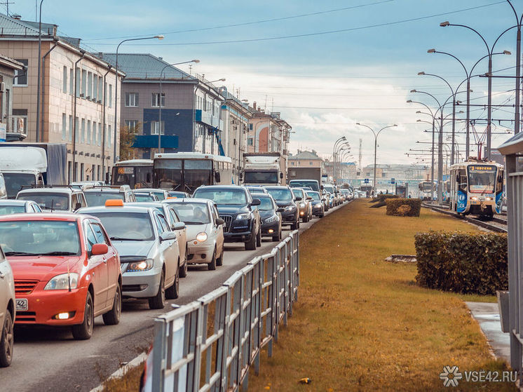 Пробки сковали движение в центре Кемерова