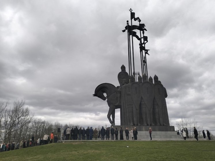 Память Александра Невского почтили во время церемонии на горе Соколиха