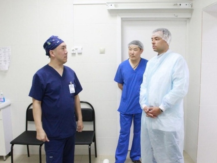 В Калмыкии офтальмологи из Якутии провели для коллег мастер-класс