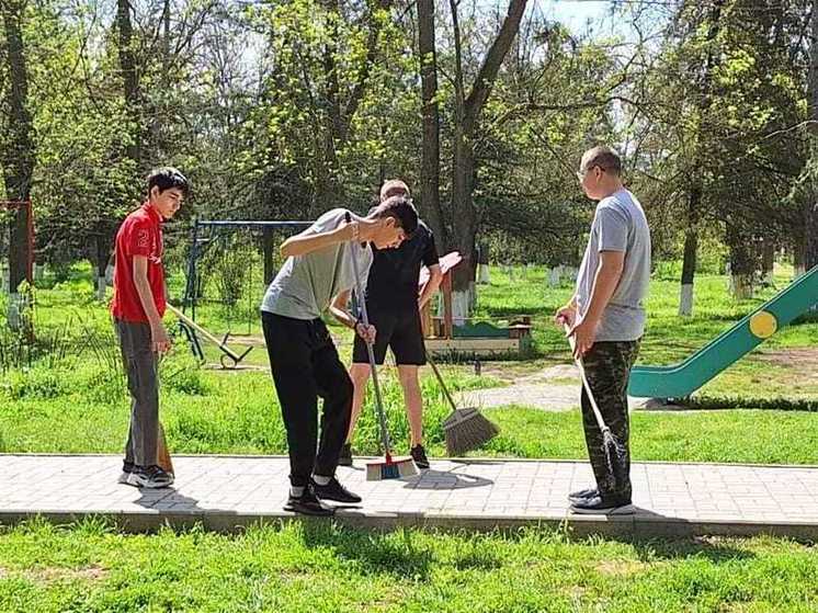 Жители села на Ставрополье навели порядок у памятного мемориала