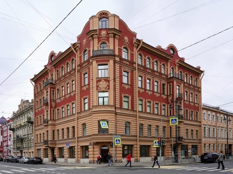 Смольный выделил 2,8 млрд рублей на реставрацию жилых памятников архитектуры