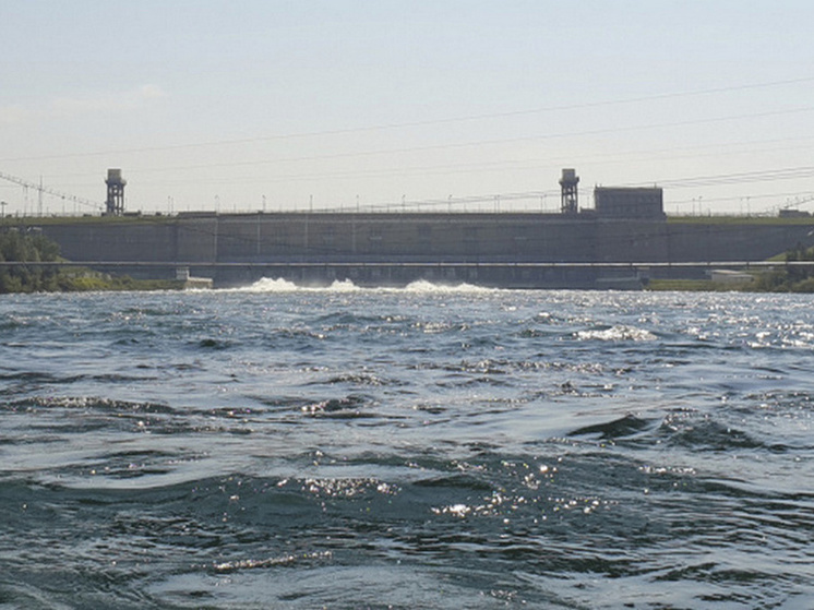 Иркутская ГЭС увеличивает сбросы перед началом половодья