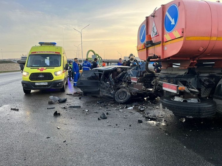 МВД: пять человек погибли в аварии с поливальной машиной в Уфе