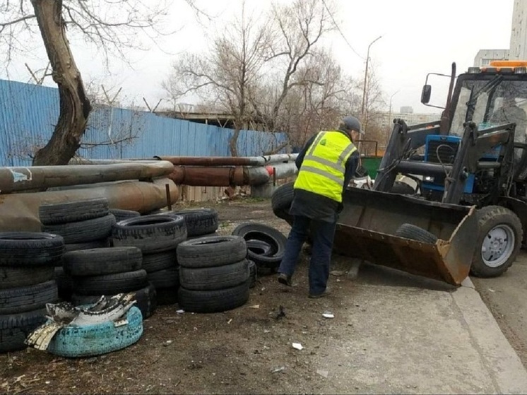 Владивостокским автолюбителям напомнили о необходимости утилизировать покрышки