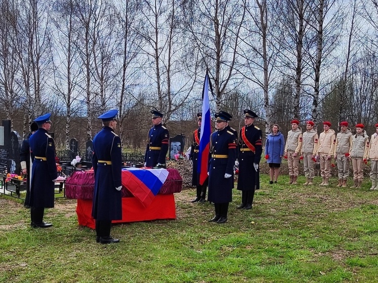 В Тверской области похоронили погибшего на СВО старшего снайпера Олега Зыкова