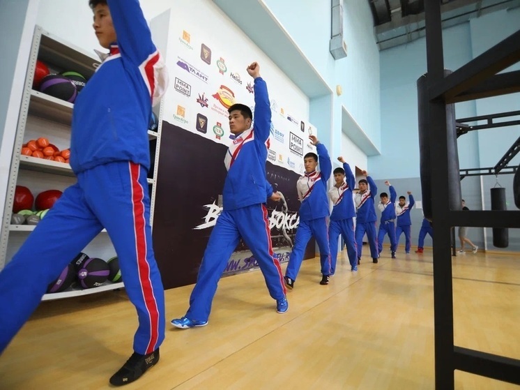 Северокорейская сборная по боксу провела тренировку со студентами ДВФУ