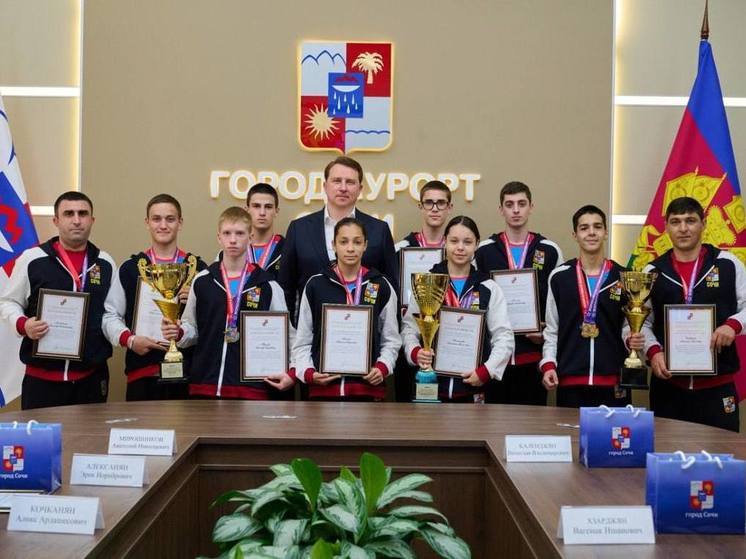 Алексей Копайгородский поздравил сочинцев с победой на всероссийском турнире Школьной Лиги Самбо