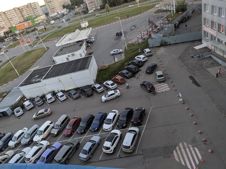 Жителей Вологды просят убрать машины с улиц Преминина и Беляева на время уборки