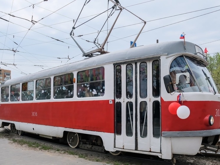 В Волгограде из-за аварии на путях остановили движение трамваев