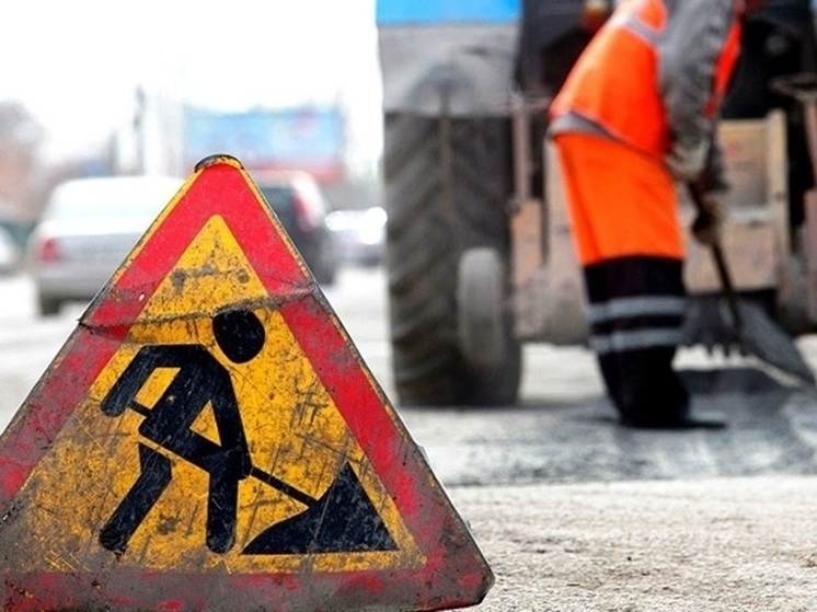 Дорогу в Новоржеве отремонтируют к концу августа 2024 года