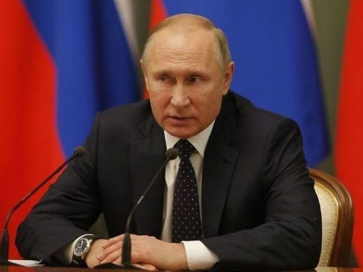 Президент России Владимир Путин провел встречу с постоянными членами Совета безопасности