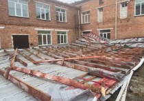 Крышу сорвало со здания Солгонской средней школы в Ужурском районе